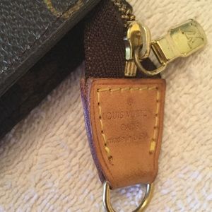 Louie Vuitton pouch