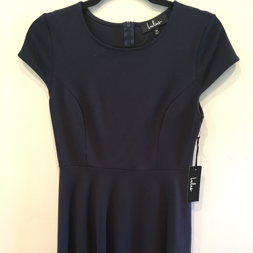 Lulu’s NWT scallop hem dress • Medium