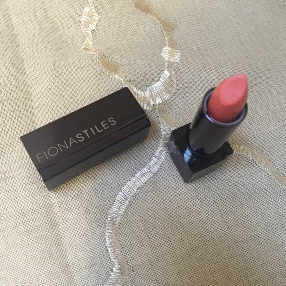 Fiona Styles Hydrashine Lipstick in Occidental NIB