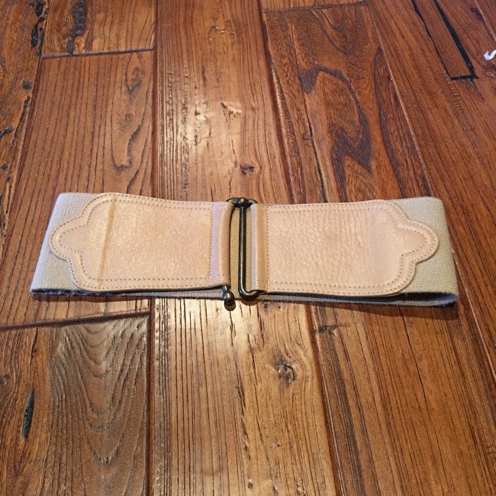 BCBG Tan Stretchy Belt