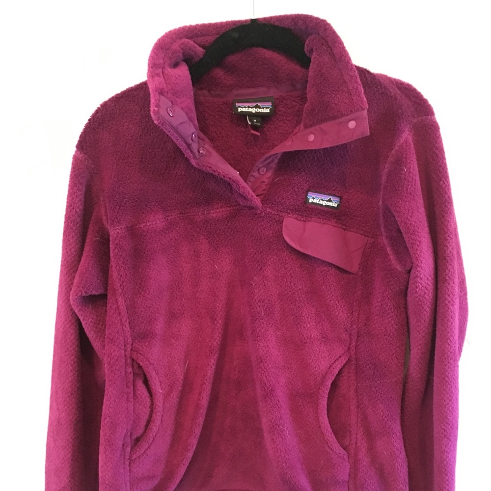 Women’s Patagonia pullover • medium