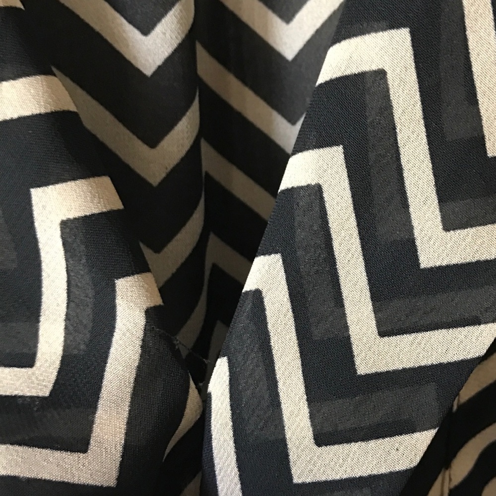 Chevron Print Top - Picture 4 of 4