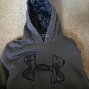 Under armour sweatshirt