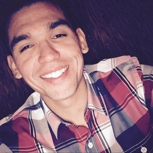 Meet your Posher, Adan