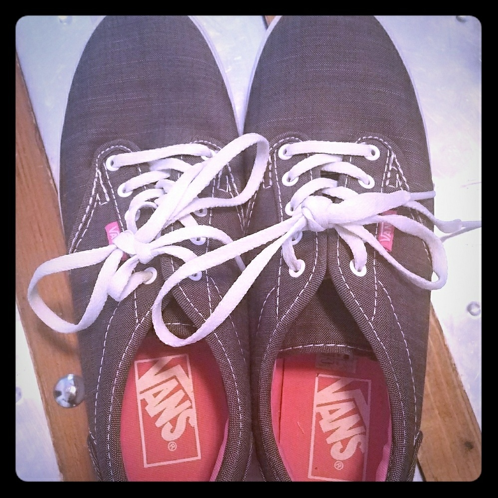 EUC Women's Vans size 7.5