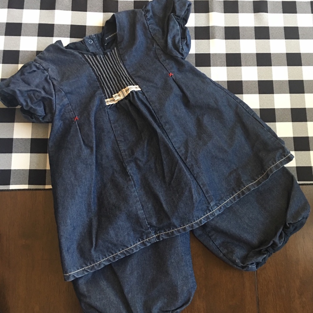 Burberry outfit