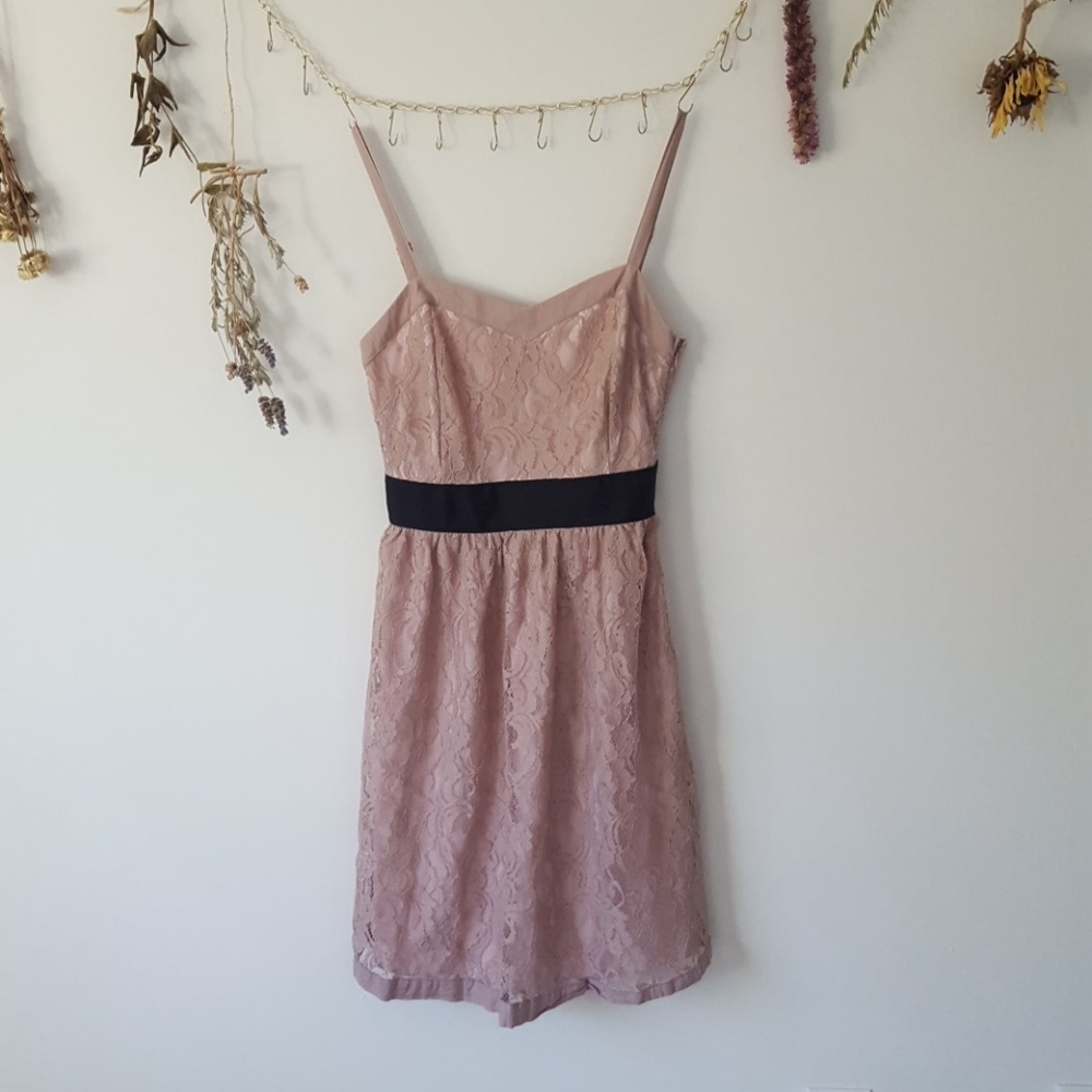 Elle pale pink lace dress