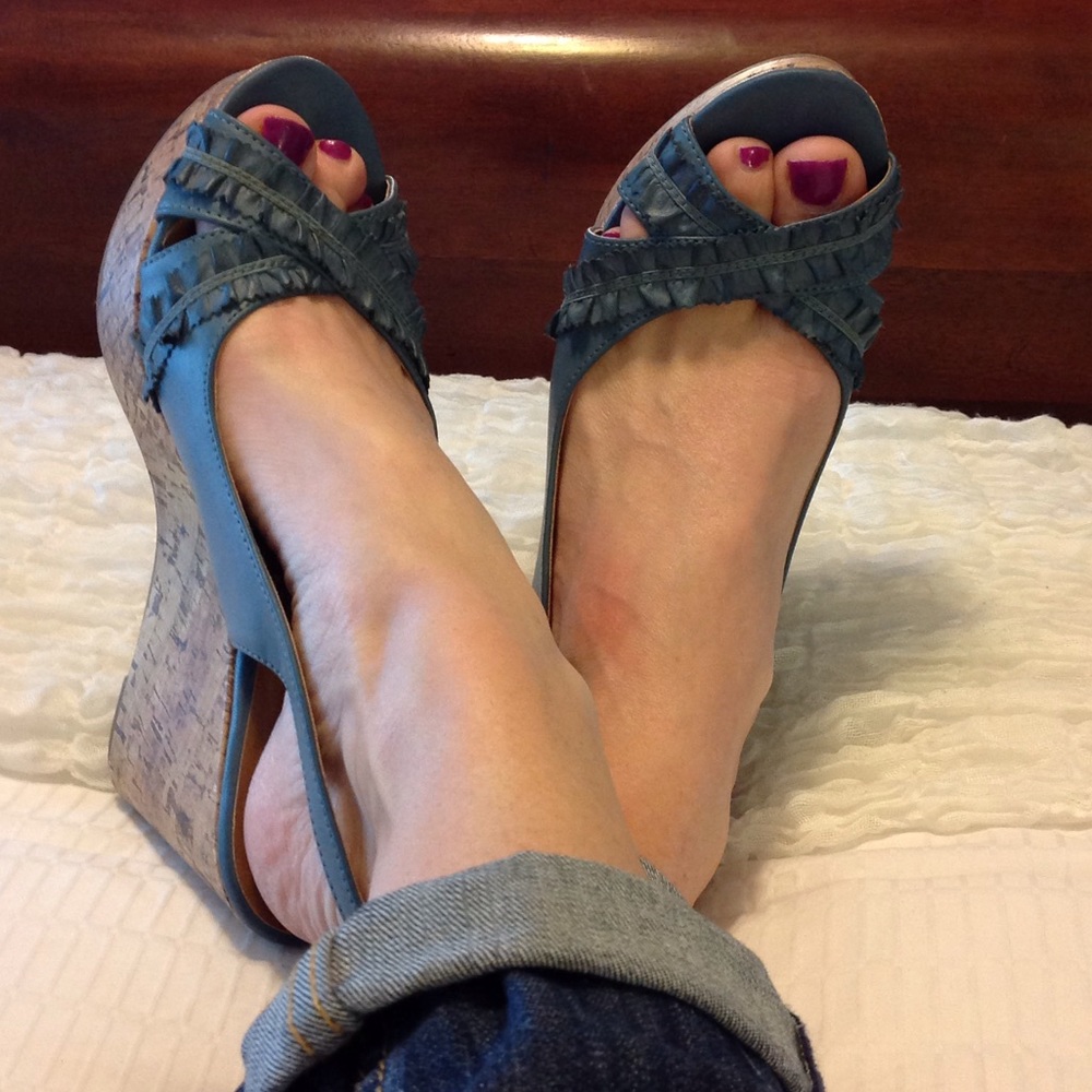 Blue Apt.9 wedges size 8M