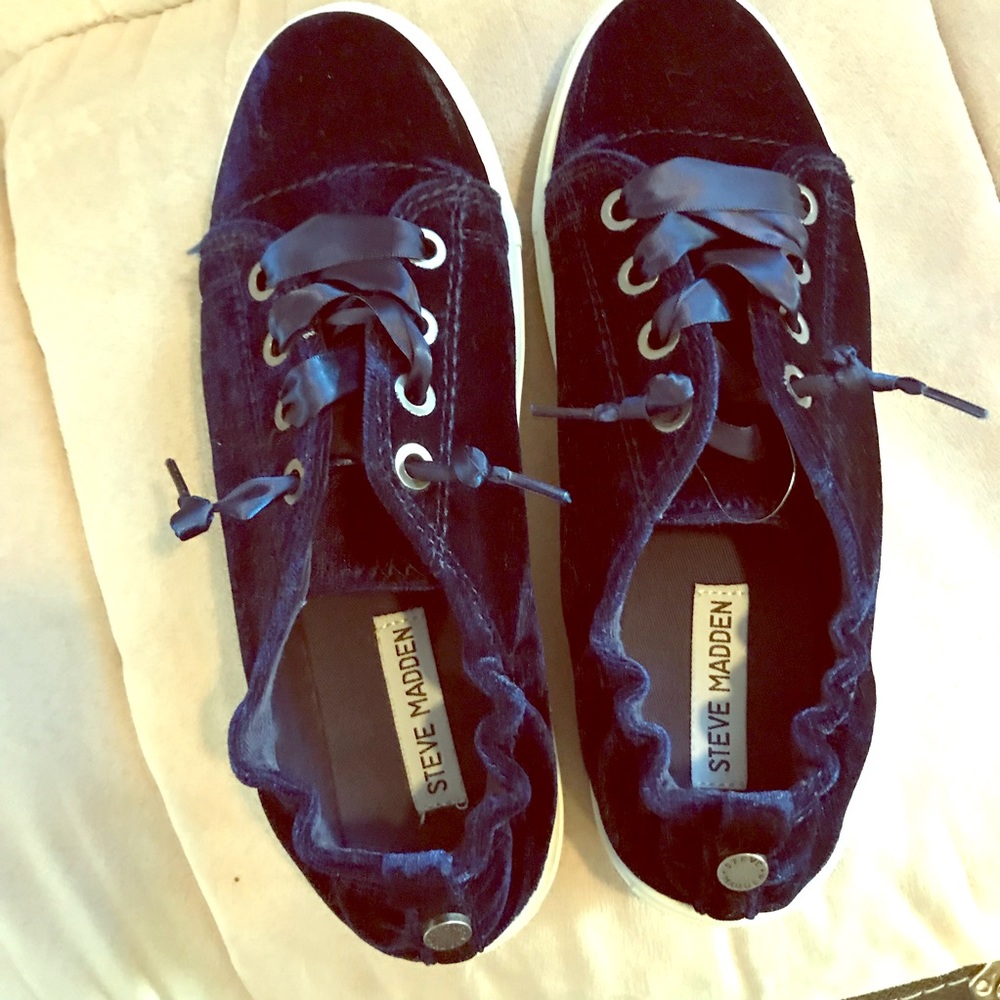 Velvet Steve Madden shoes, 8.