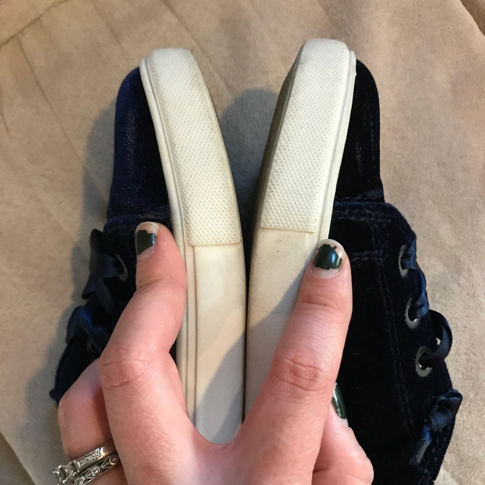 Velvet Steve Madden shoes, 8. - Picture 2 of 5