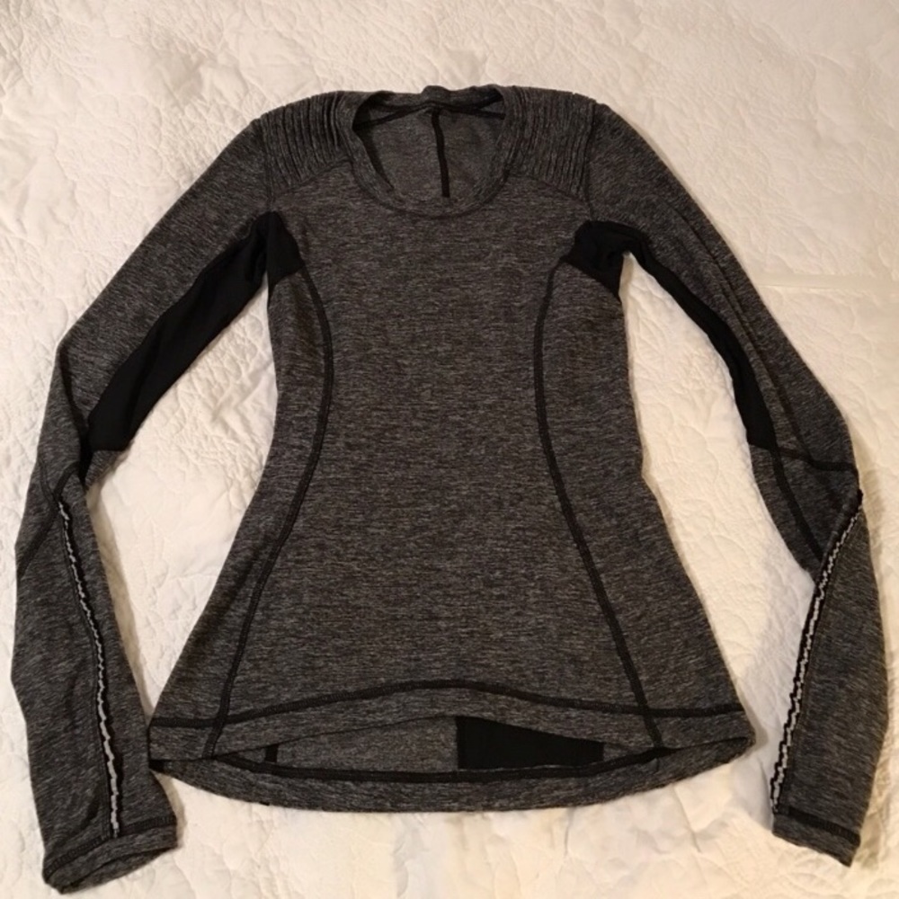 Cute, stylish, hard to find Lulu top. Soft & warm