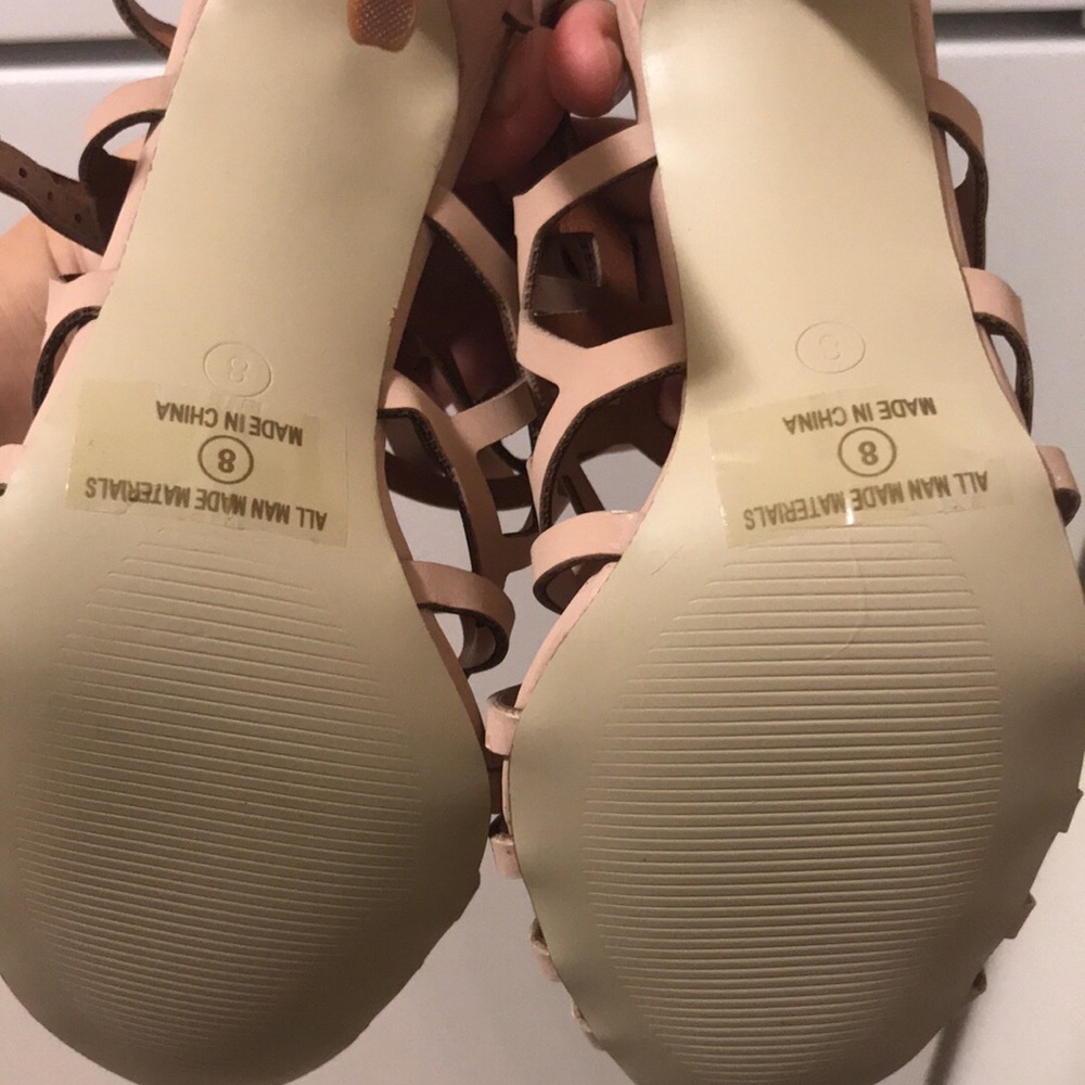 Nude heels - Picture 2 of 2