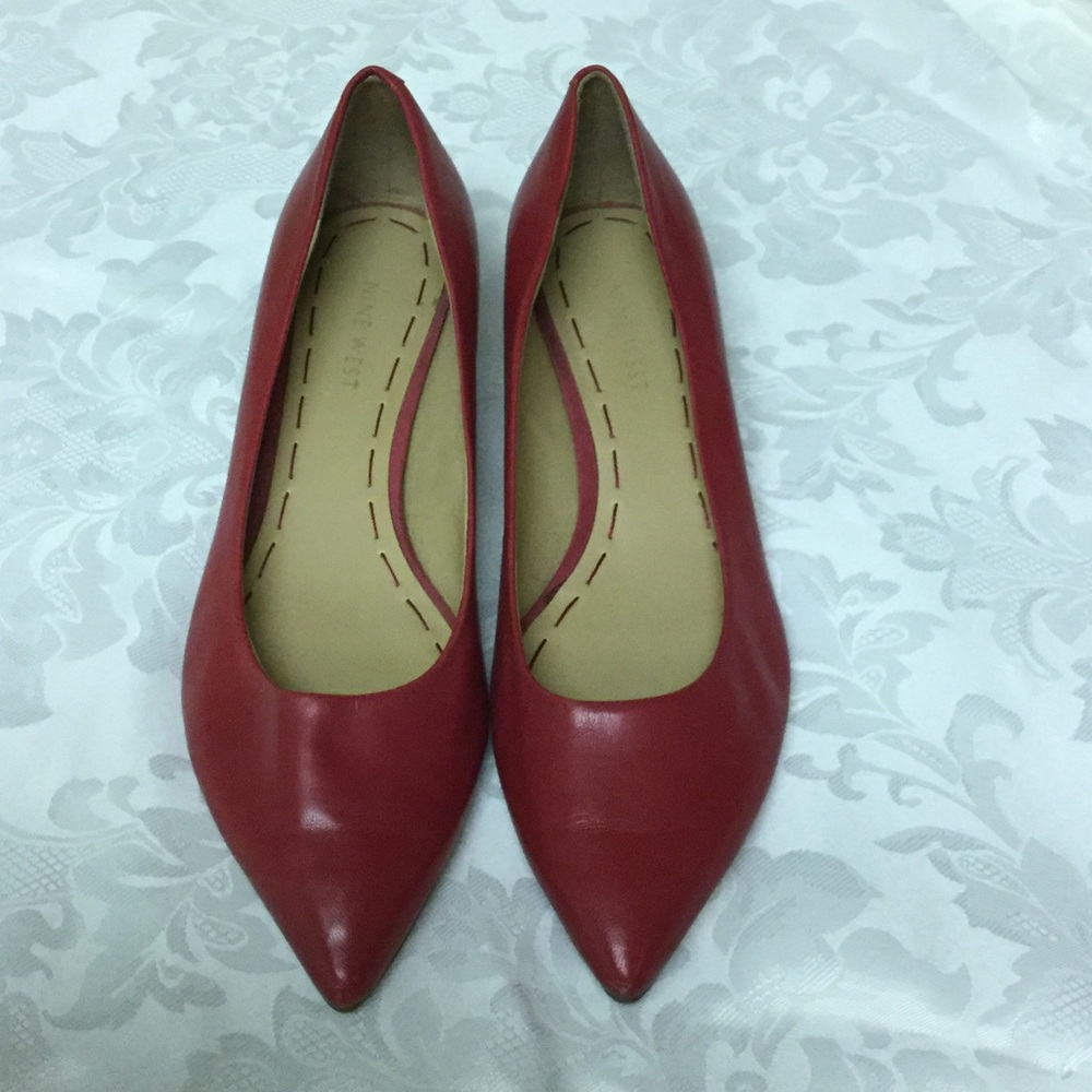 NINE WEST Red leather Kitten Heel Pumps, size 6.5M