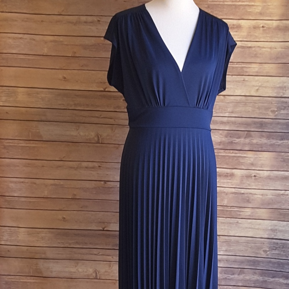 Navy faux wrap dress size extra large. NWT