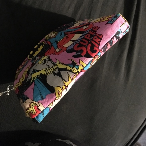 Superhero wristlet *firm price* - Picture 7 of 7