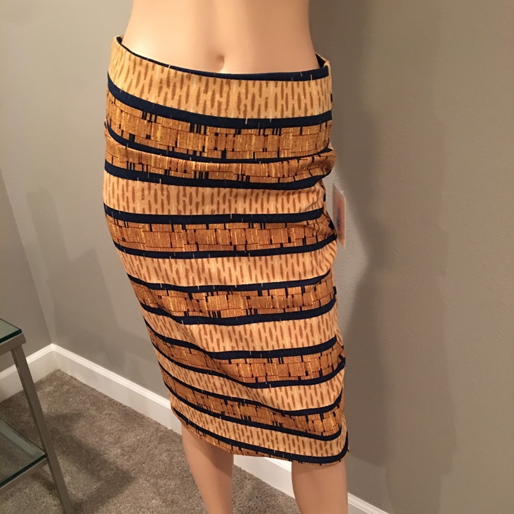 Lularoe cassie skirt size small