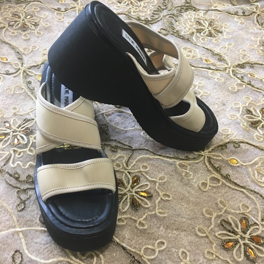 Steve Madden Vintage Slinky Slides Size 7.5 Beige