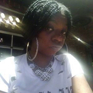 Meet your Posher, Nia