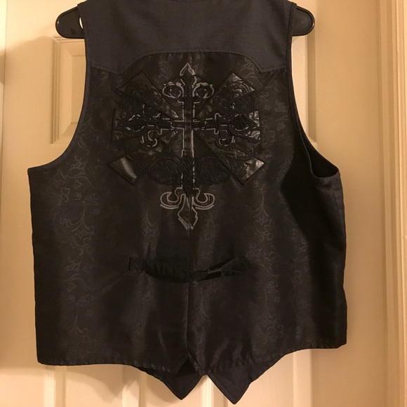 Black Cross Vest - Picture 2 of 3