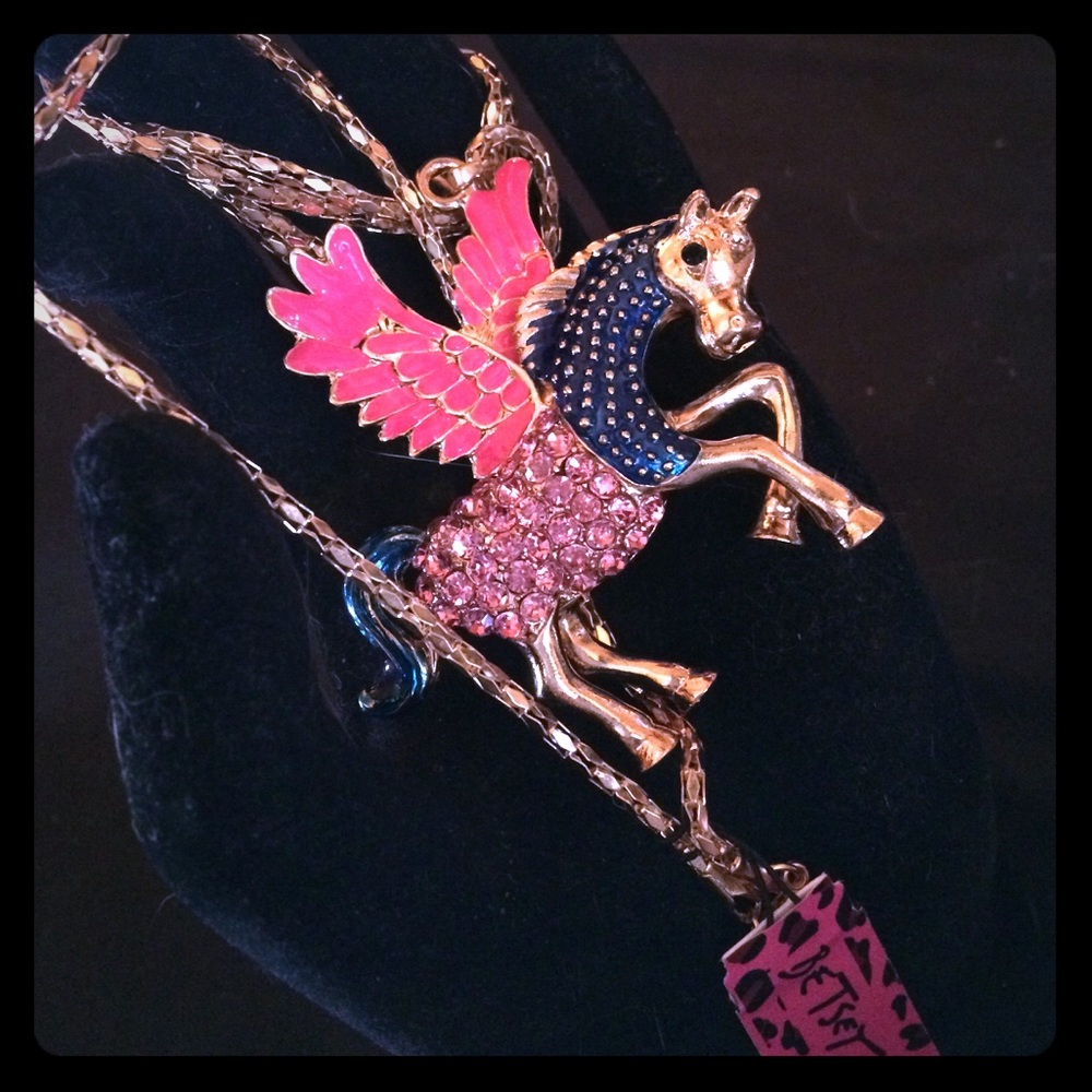 NWT Betsey Johnson Winged Horse necklace PRICE FIRM😊