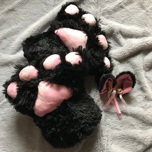 🐈 Fuzzy cat paws and cat ear clips