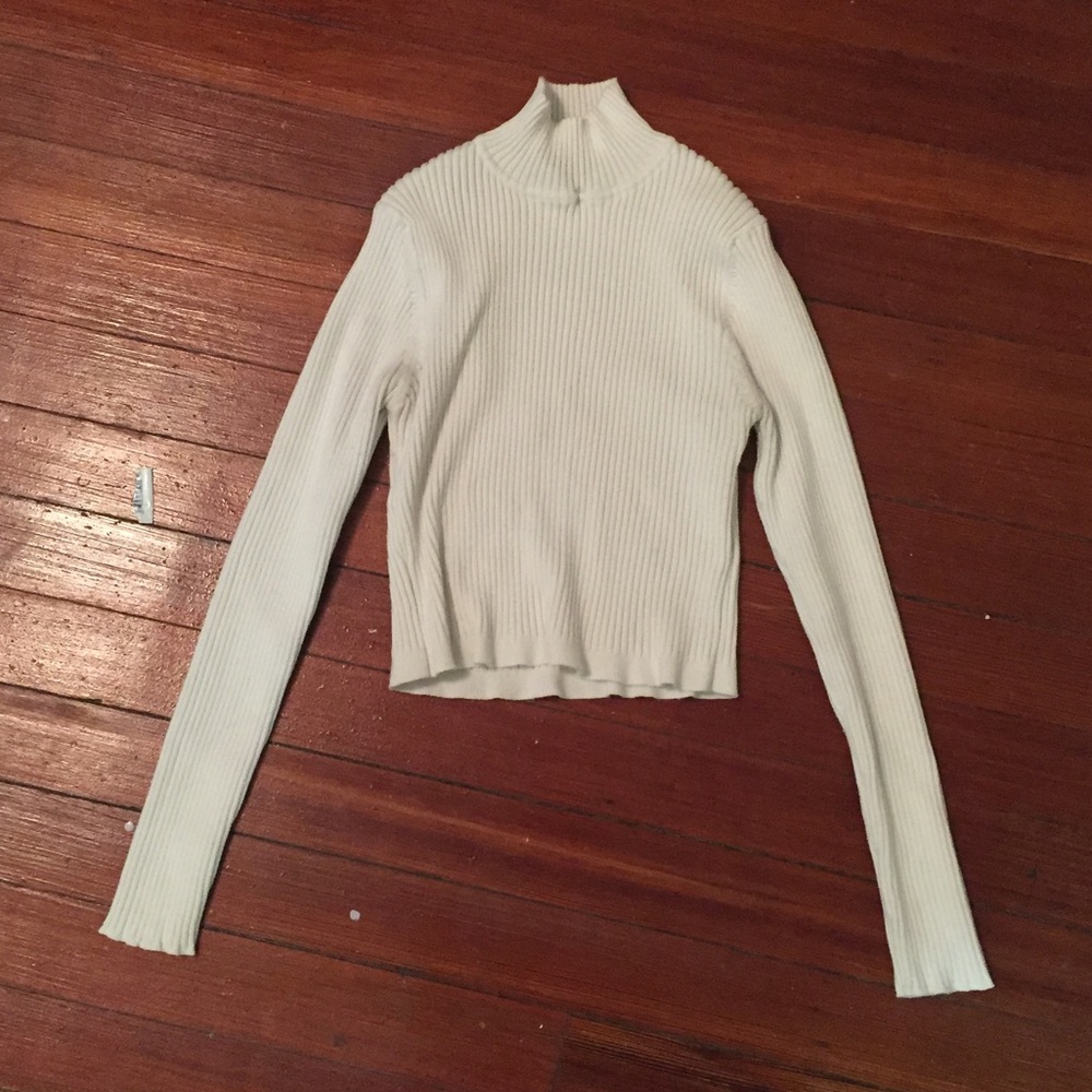 White turtleneck crop top