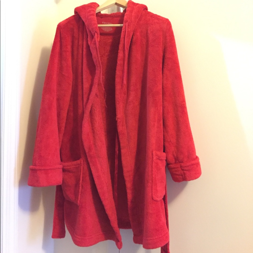Red polyester fur coat robe