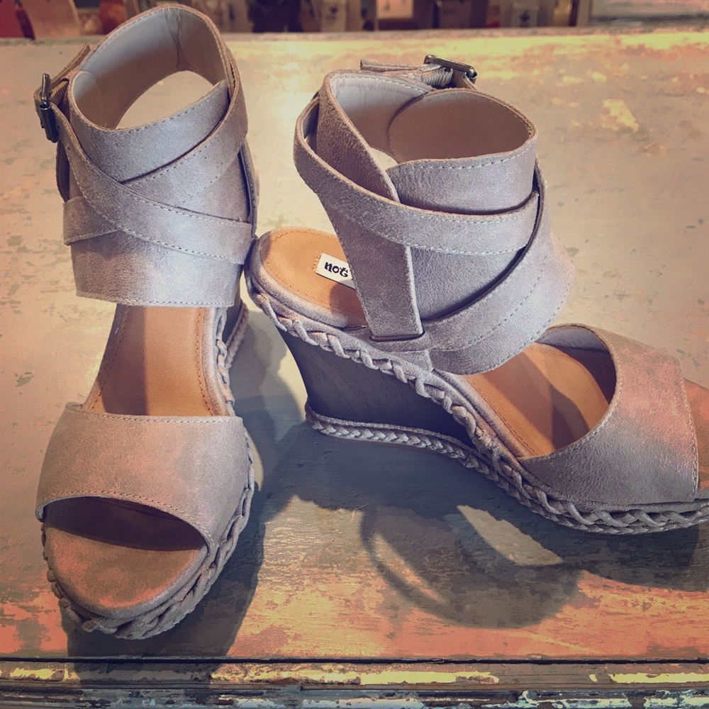 Braided detail wedges