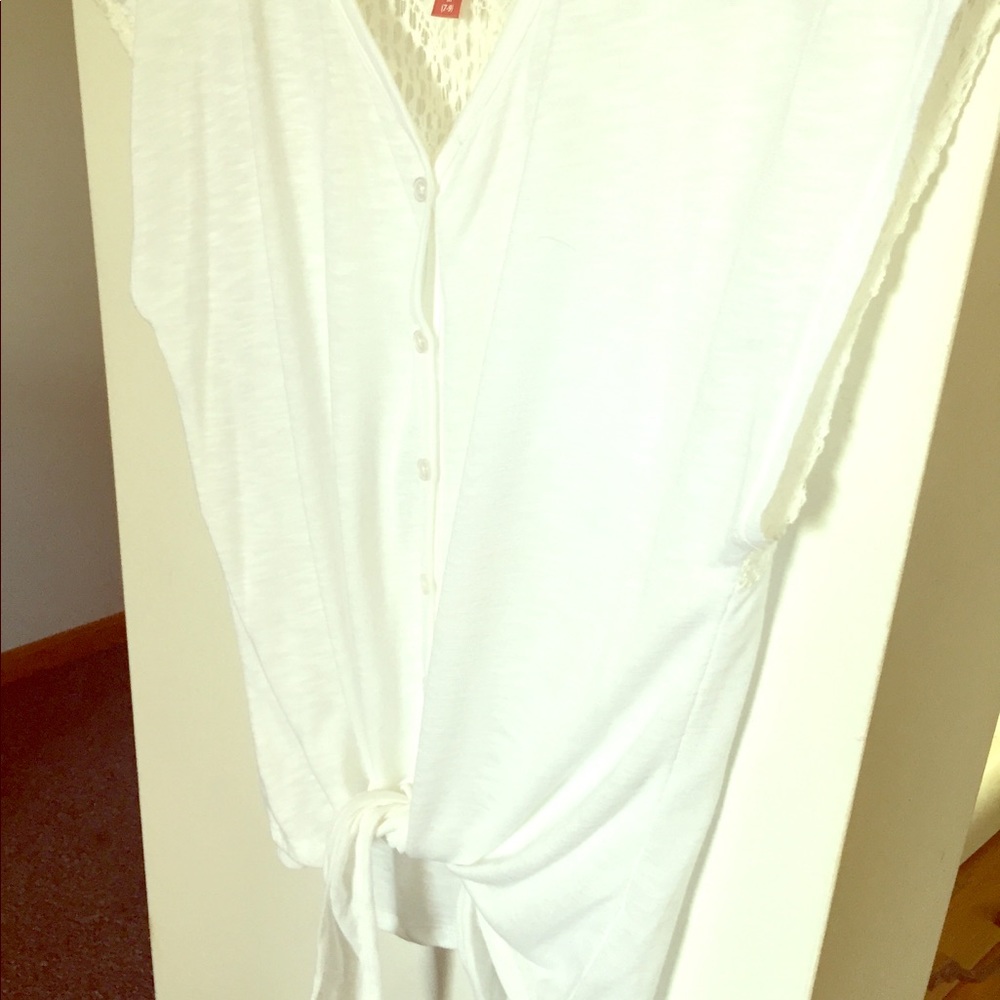 White & lace tie up (front) top (can be untied!)