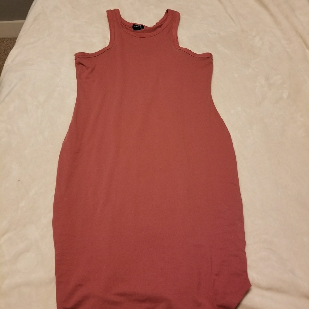 Dust rose colored body con dress