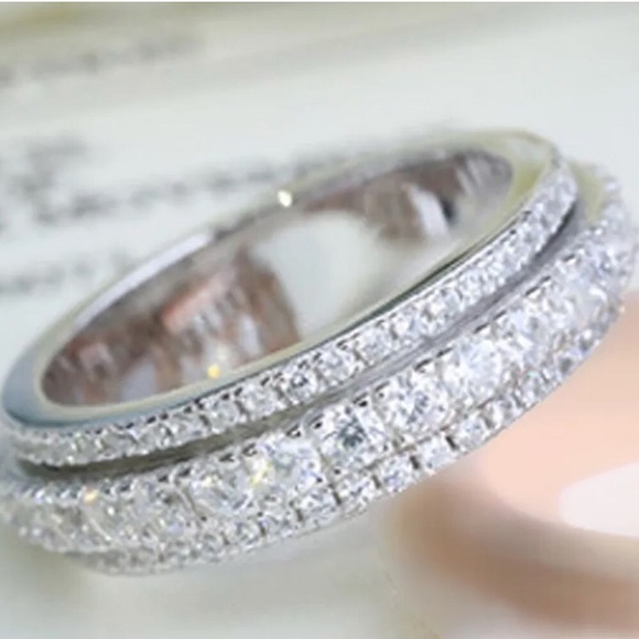 925 Sterling Silver White Sapphire Ring - Picture 2 of 6