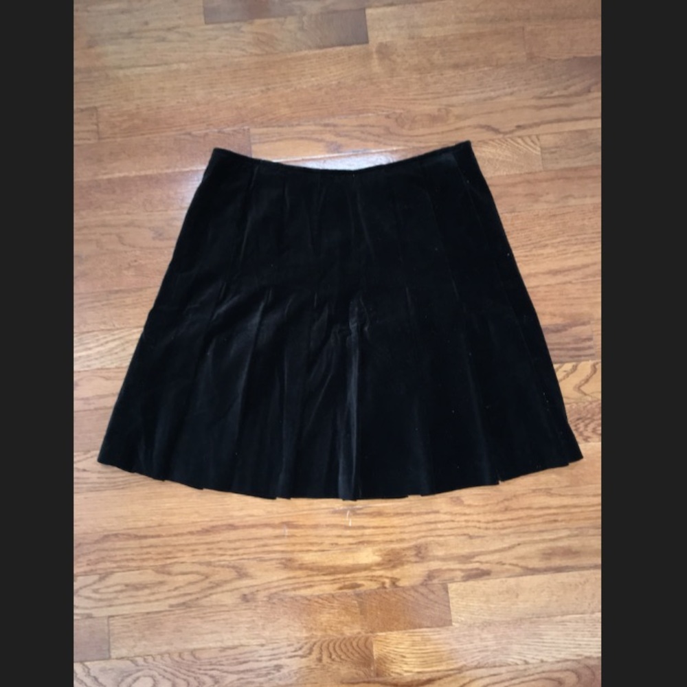 Brooks Brothers Women’s Velvet Pleated Skirt