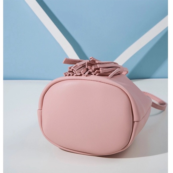 🔴HP- Blue Tassel Rope Bucket Purse(s) - Picture 4 of 8