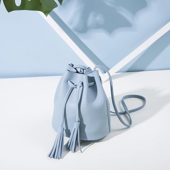 🔴HP- Blue Tassel Rope Bucket Purse(s) - Picture 5 of 8