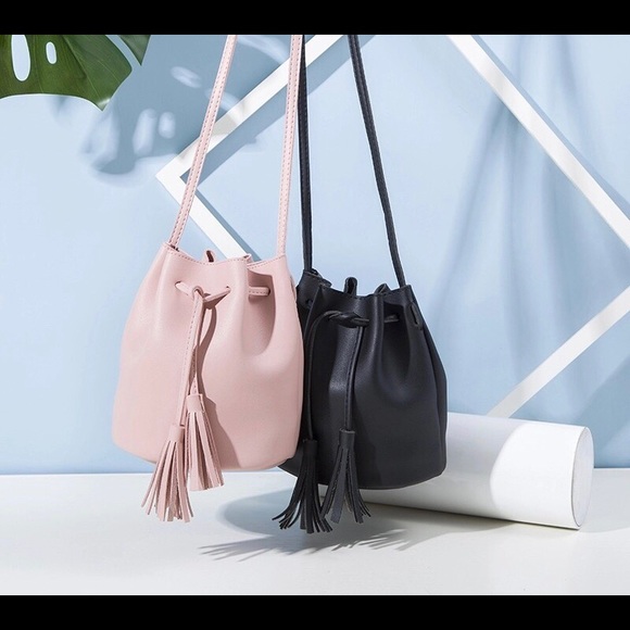 🔴HP- Blue Tassel Rope Bucket Purse(s) - Picture 7 of 8