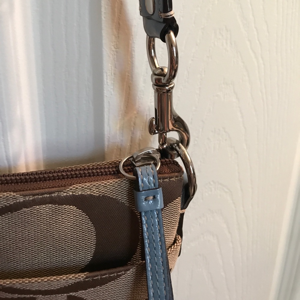Authentic Coach Messenger Bag - Picture 5 of 5