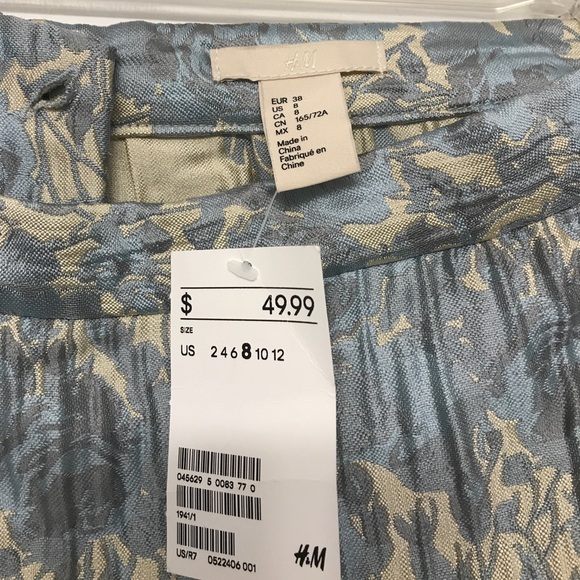 Blue and cream floral print skirt - Picture 3 of 4