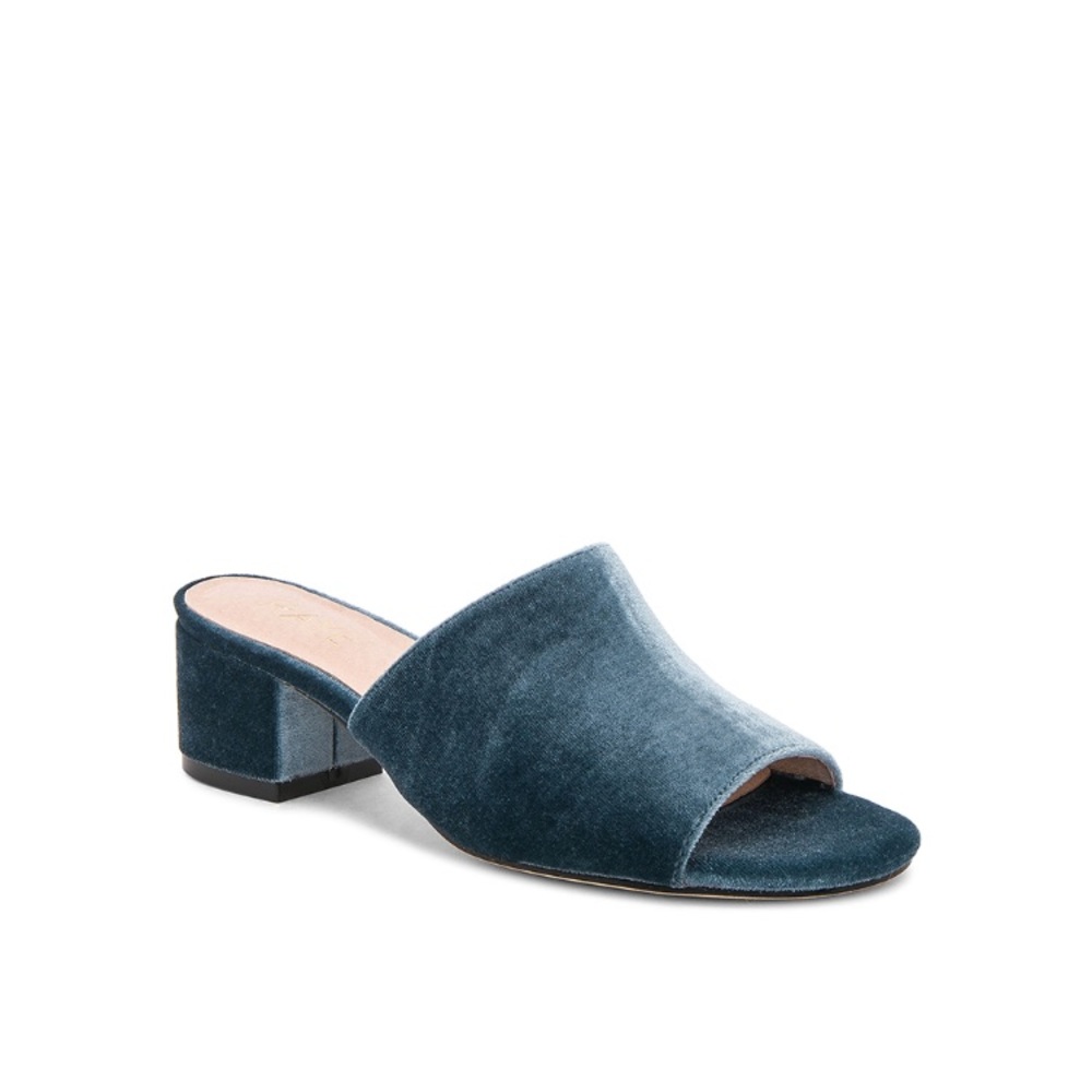 Raye X Revolve Cars mule