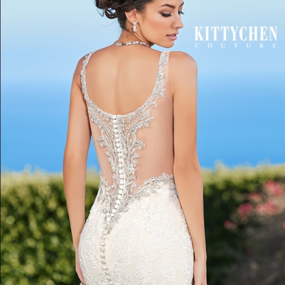 Wedding gown