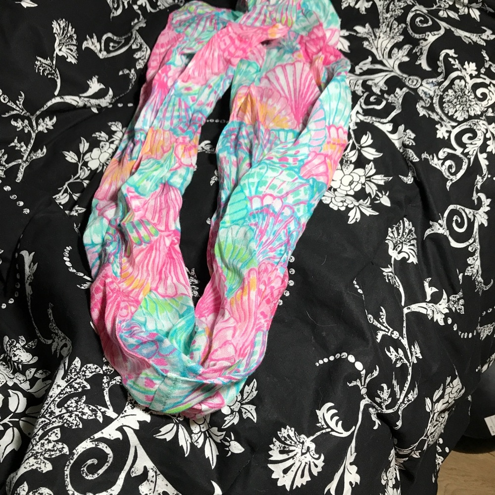 Oh Shello infinity scarf small one