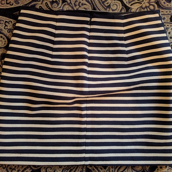 Banana Republic Skirt - Picture 2 of 3