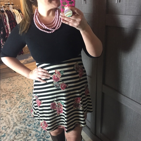 Last 2!!! S-M Pretty girl colorblock/Floral dress - Picture 2 of 6