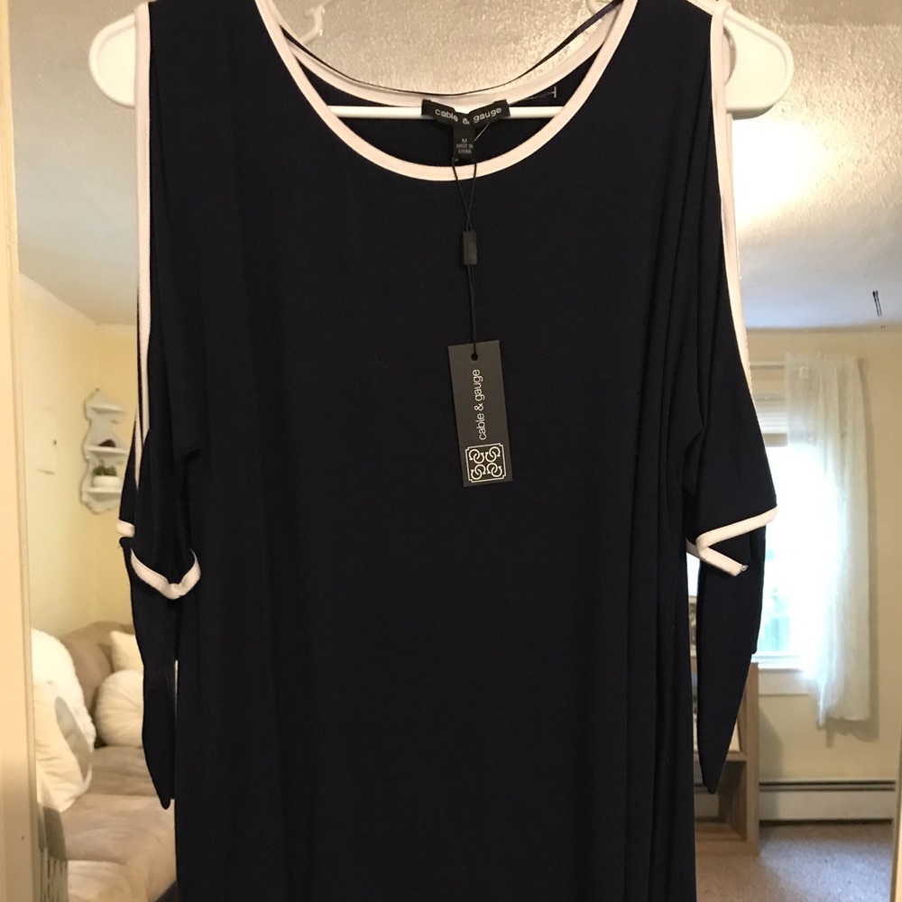 🆕 Blue open shoulder Top