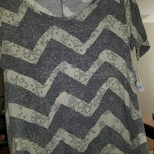 Lularoe xl classic tee
