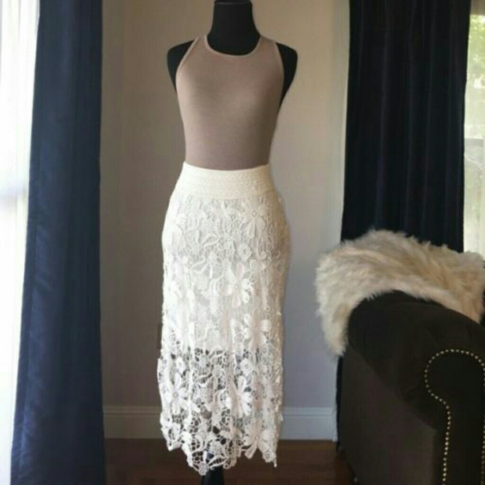 White Crocheted Lace Skirt Junior Size Medium
