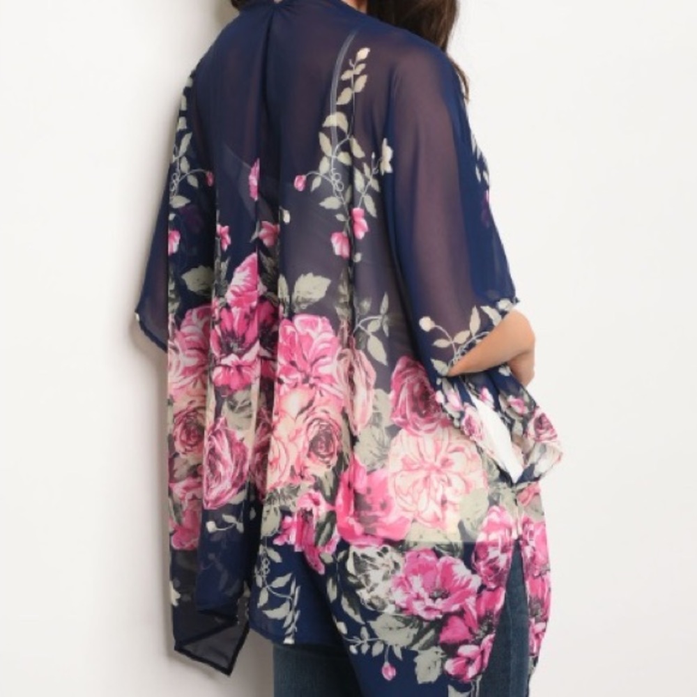 ❗️SMALL (runs big) Navy Floral Cardigan kimono - Picture 2 of 3