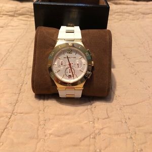 ❗️White and gold Michael Kors Watch❗️