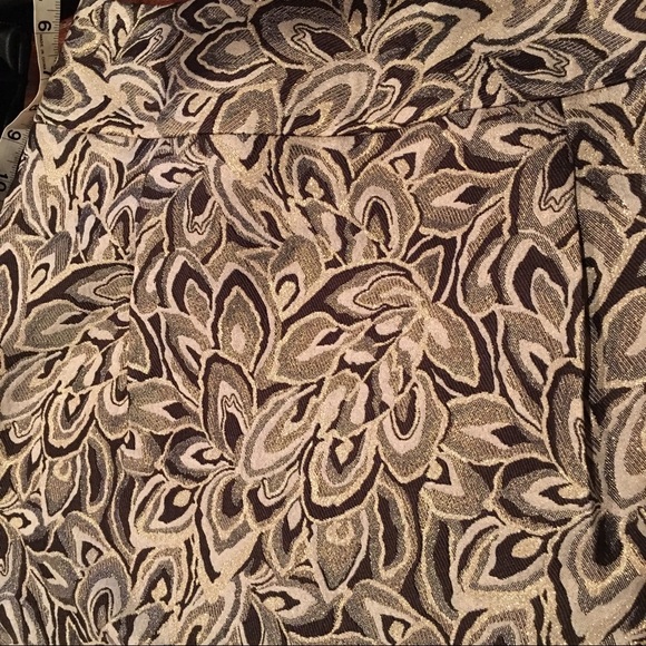 Stunning pencil skirt. Perfect for holidays! - Picture 5 of 6