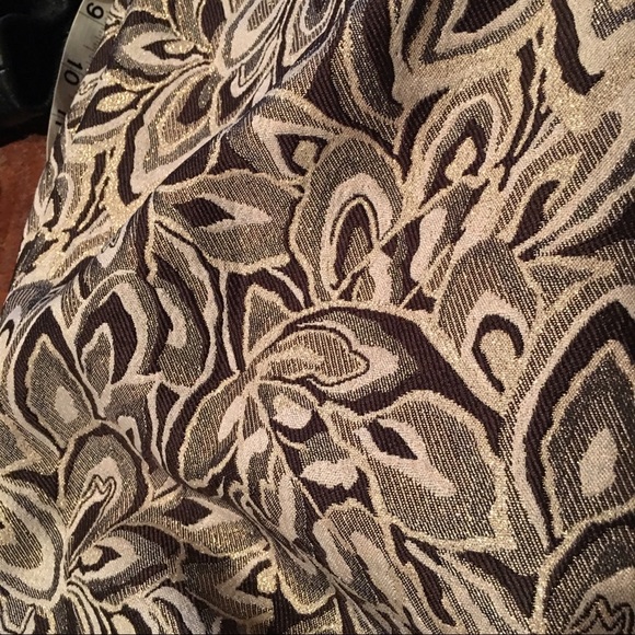 Stunning pencil skirt. Perfect for holidays! - Picture 6 of 6