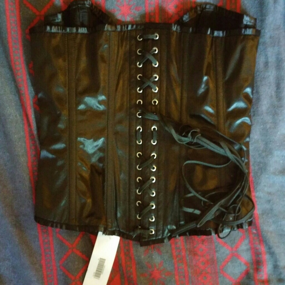 Corset - Picture 2 of 4